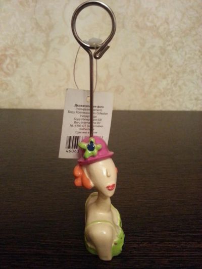 Лот: 6387722. Фото: 1. Сувенир Держатель визиток девушка... Фигурки, статуэтки
