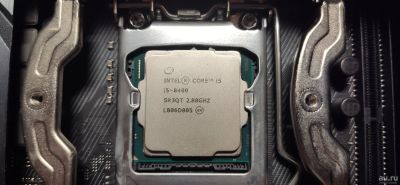Лот: 17998106. Фото: 1. Процессор Intel Core I5-8400 BOX. Процессоры