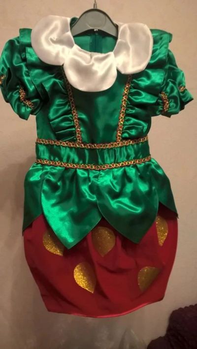 Лот: 10761391. Фото: 1. Новогодний детский костюм Клубничка. Детские карнавальные, праздничные костюмы