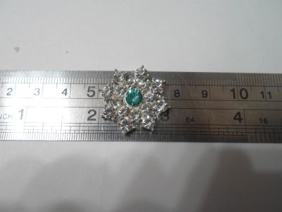 Лот: 14939021. Фото: 1. Ювелирная серидинка 7. Цветы из ткани