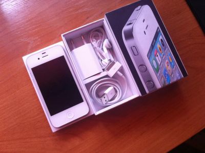 Лот: 2550286. Фото: 1. iphone 4 / 4g white 32gb идеальное... Смартфоны