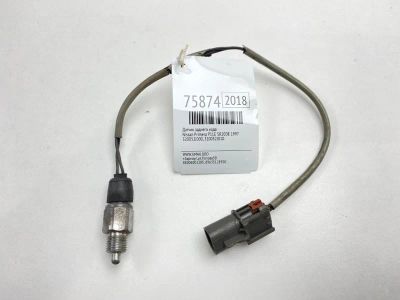 Лот: 21110883. Фото: 1. Датчик заднего хода Nissan Primera... Кузов