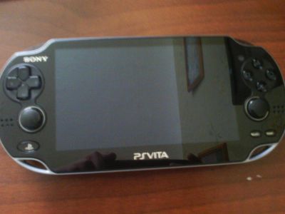 Лот: 3845260. Фото: 1. PS Vita + 2 игры, 4 ГБ памяти... Игровые приставки, консоли
