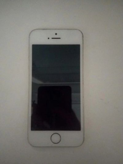 Лот: 9057401. Фото: 1. Iphone 5s gold 16gb. Смартфоны