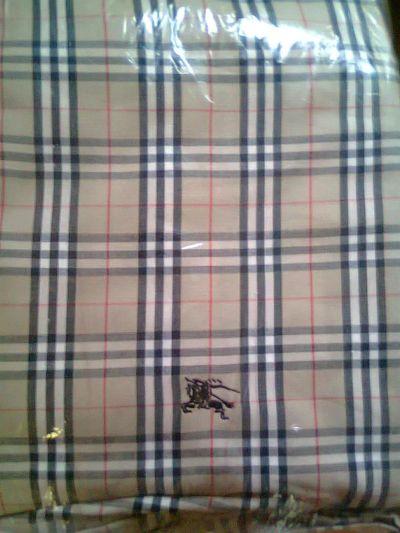 Лот: 3829121. Фото: 1. Махровая простыня Burberry. Постельное бельё