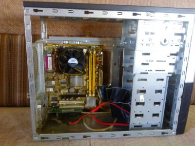 Лот: 3308319. Фото: 1. Корпус Foxconn c материнской платой... Корпуса, блоки питания