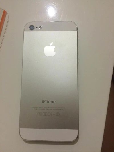Лот: 5125275. Фото: 1. Продам iphone 5 64gb white. Смартфоны