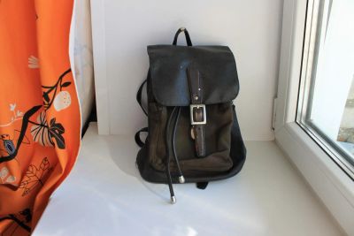 Лот: 8121400. Фото: 1. Рюкзак Esprit кожаный маленький. Рюкзаки