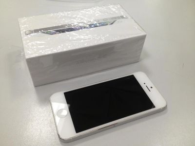 Лот: 4364341. Фото: 1. iPhone 5 16B. Смартфоны