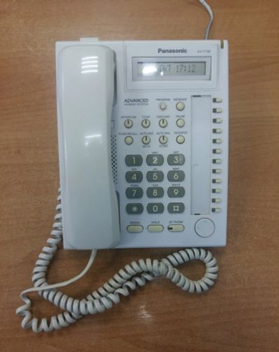 Лот: 14755037. Фото: 1. Системный телефон Panasonic kx-t7730... АТС