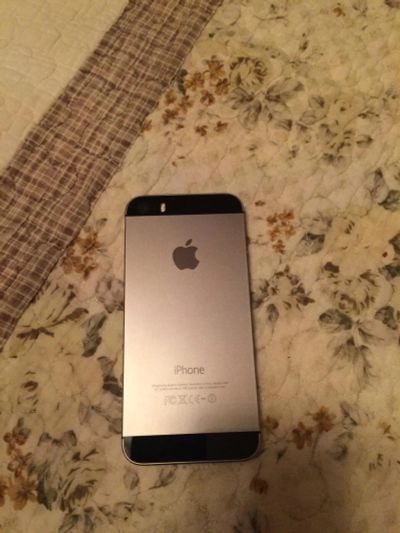 Лот: 10575860. Фото: 1. iPhone 5s 32 gb. Смартфоны