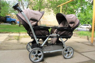 Лот: 9817519. Фото: 1. Peg Perego Коляска для двойни... Коляски