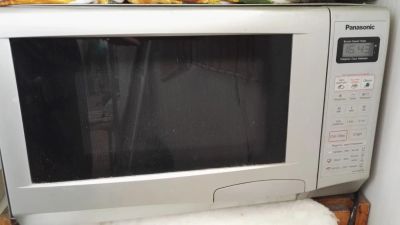 Лот: 9662082. Фото: 1. Неисправная микроволновка Panasonic. Микроволновки, мини-печи