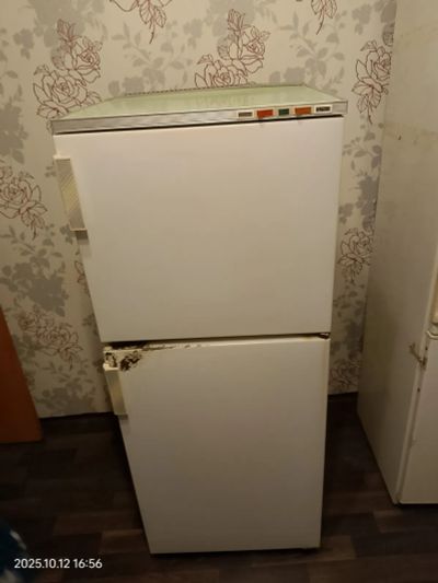 Лот: 25806404. Фото: 1. Холодильник Бирюса. Холодильники, морозильные камеры