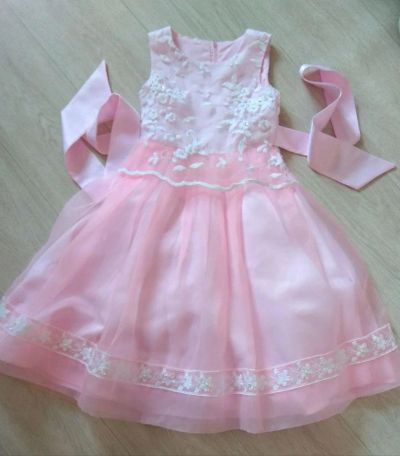 Лот: 11077400. Фото: 1. Нарядное розовое платье девочке... Платья, сарафаны