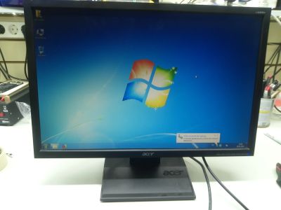 Лот: 14173963. Фото: 1. Монитор Acer v223w. ЖК-мониторы