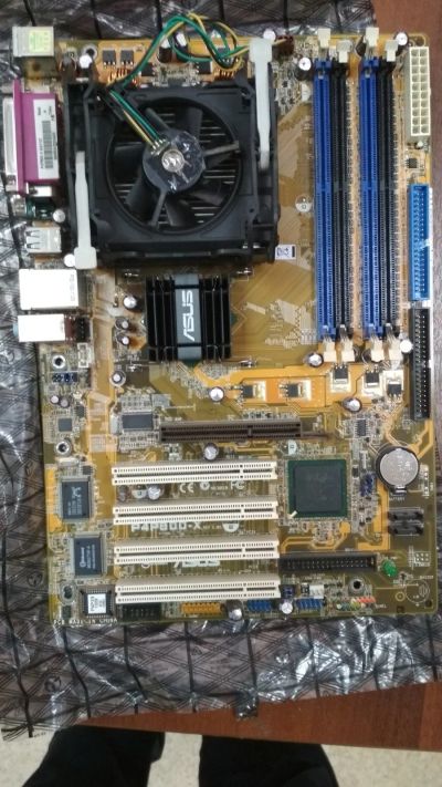 Лот: 13336127. Фото: 1. Материнская плата Asus P4P800-X... Материнские платы