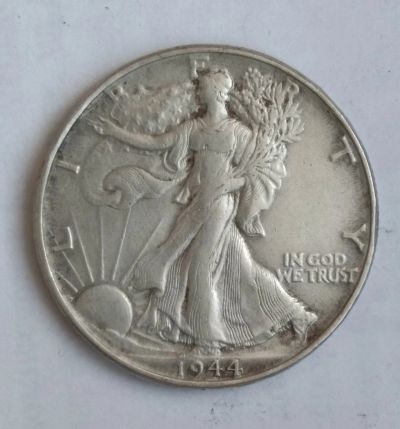 Лот: 18587578. Фото: 1. Полдоллара 1944 серебро оригинал. Америка