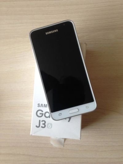 Лот: 11431742. Фото: 1. Samsung Galaxi J3. Смартфоны