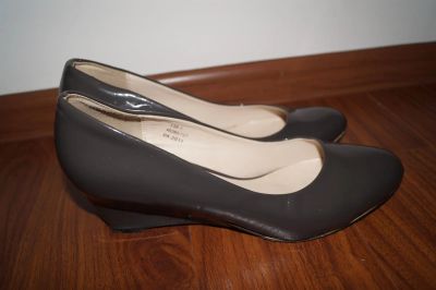 Лот: 3781925. Фото: 1. Туфли лаковые! Красивые! 39-40... Туфли