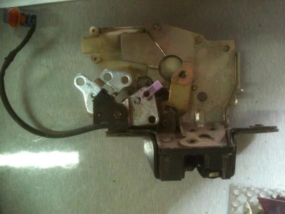 Лот: 4197323. Фото: 1. honda hr-v замок двери пятой как... Другое (автозапчасти)