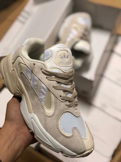 Лот: 16796667. Фото: 1. 1038 Кроссовки женские Adidas... Кеды, кроссовки, слипоны