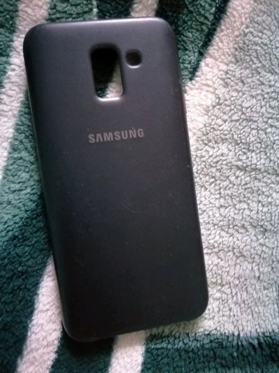 Лот: 14365945. Фото: 1. Samsung j6 2018 32 gb Black. Смартфоны
