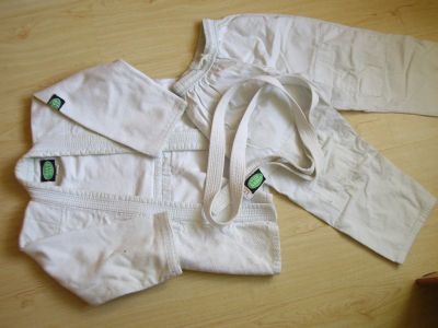 Лот: 4625635. Фото: 1. Кимоно детское р.1/140. Спортивная одежда