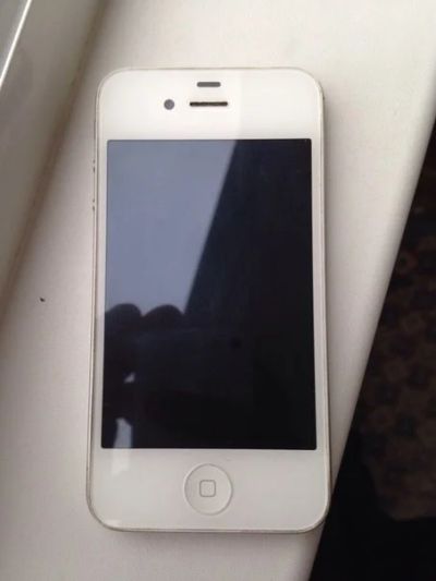 Лот: 4888317. Фото: 1. Iphone 4s White 8gb обмен. Смартфоны