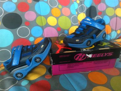 Лот: 5448147. Фото: 1. Роликовые "Heelys". Другое (обувь)