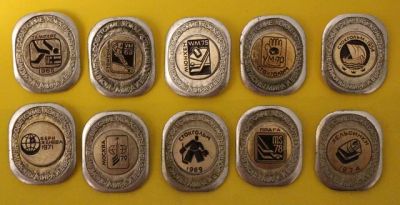 Лот: 7854571. Фото: 1. Комплект значков советские хоккеисты... Сувенирные