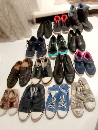 Лот: 19616412. Фото: 1. 2 пакета с обувью для мальчика... Кеды, кроссовки