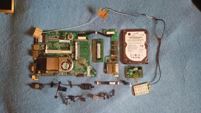 Лот: 6014924. Фото: 1. Куча запчастей от нетбука Acer... Другое (комплектующие)