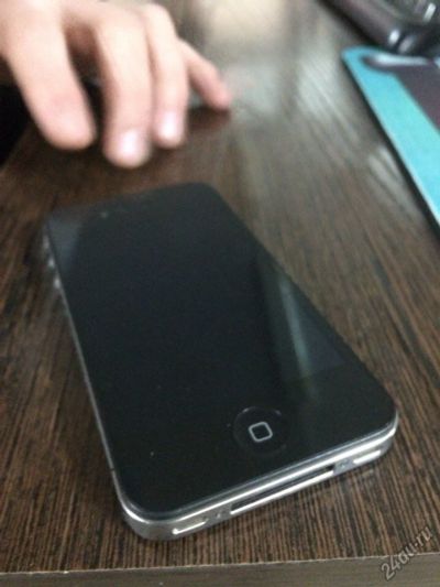 Лот: 4824760. Фото: 1. Iphone 4 32gb черный, отличное... Смартфоны