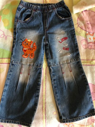 Лот: 13515102. Фото: 1. джинсы детские с котом б у лот... Брюки, шорты, джинсы