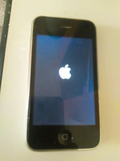 Лот: 10936222. Фото: 1. Продам iphone. Кнопочные мобильные телефоны