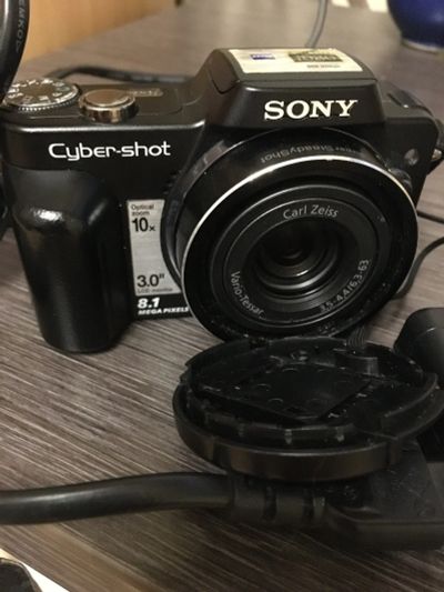 Лот: 16135941. Фото: 1. Фотокамера Sony DSC-H10 с чехлом. Цифровые компактные