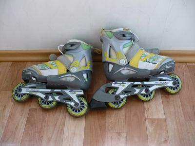 Лот: 11674128. Фото: 1. Коньки роликовые детские Rollerblade... Коньки