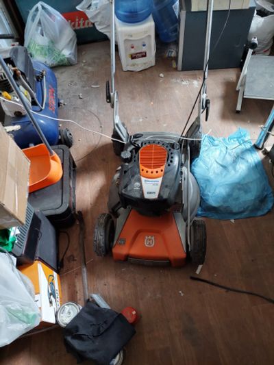 Лот: 20346295. Фото: 1. Газонокосилка бензиновая Husqvarna... Бензо-, мотоинструмент