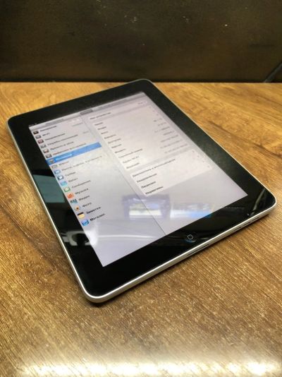 Лот: 15460544. Фото: 1. Планшет Apple iPad (2010) 64Gb... Планшеты