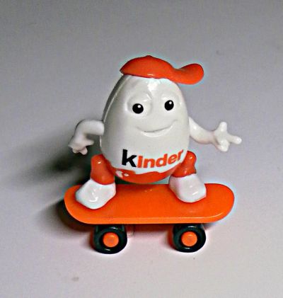 Лот: 4496303. Фото: 1. Киндер яйцо скейтер. Игрушки