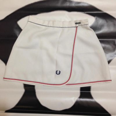 Лот: 6387085. Фото: 1. Юбка Fred Perry размер S БУ. Юбки