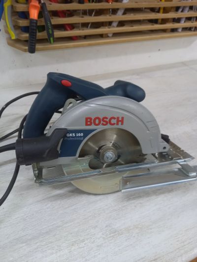 Лот: 18392003. Фото: 1. Пила циркулярная Bosch GKS 160. Электроинструмент