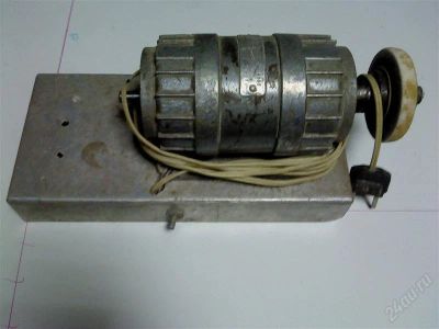 Лот: 1025499. Фото: 1. Наждак настольный, 220 вольт. Электроинструмент