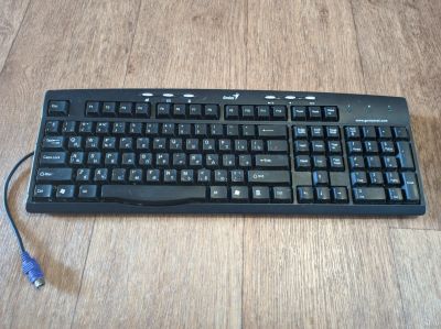 Лот: 17888636. Фото: 1. Клавиатура Genius KB-200. Клавиатуры и мыши