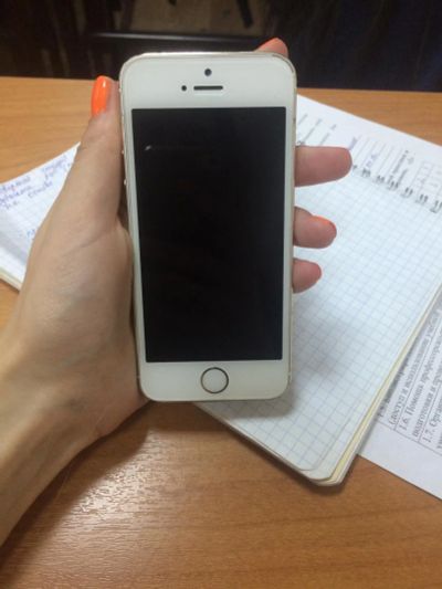 Лот: 6423659. Фото: 1. iPhone 5S обмен на iPhone 6. Кнопочные мобильные телефоны