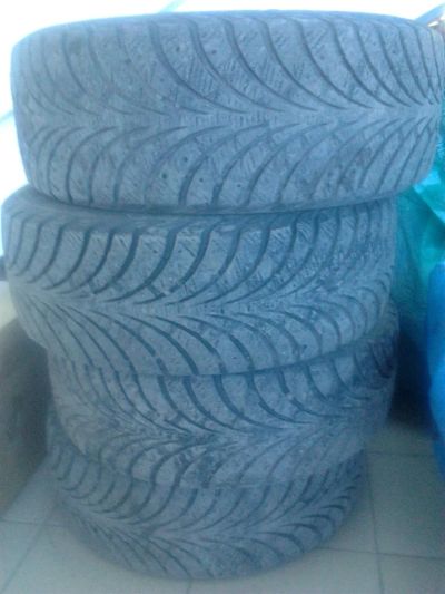 Лот: 3253277. Фото: 1. Комплект зимних шин Goodyear Ultra... Шины