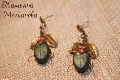 Лот: 2333572. Фото: 1. Серьги "Жуки на листочках". Авторская... Серьги, каффы