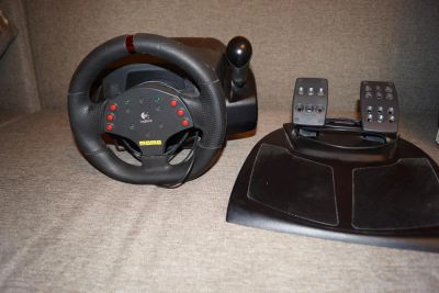 Лот: 8511313. Фото: 1. Руль Logitech MOMO Racing. Рули, джойстики