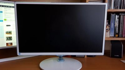 Лот: 7286071. Фото: 1. Монитор Samsung S24D391HL, белый. ЖК-мониторы